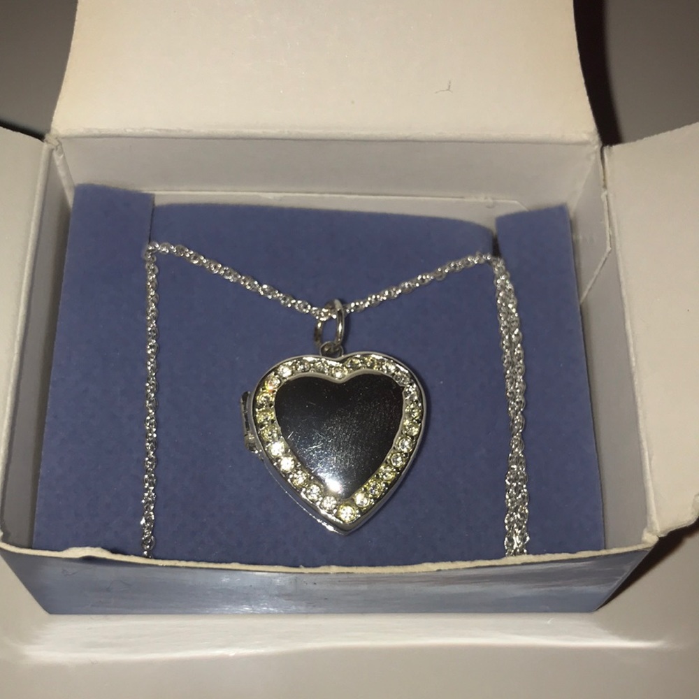 Avon heart shaped locket
